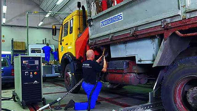 ENRX induction heating system used for straightening heavy truck chassis and structural steel components during vehicle repair      