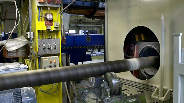 ENRX medium‑frequency Sinac system preheating seamless offshore pipe before coating