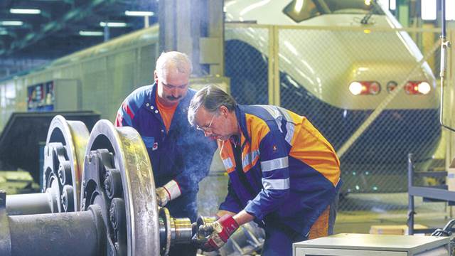 Induction heating used for shrink‑fitting bearing rings during disassembly and assembly at a railway repair shop