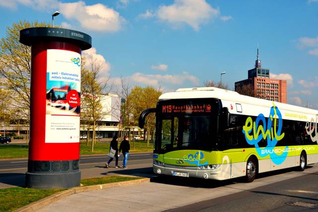 The circular bus line M19 is the first regular route in Germany to be served by electric buses that are charged inductively.