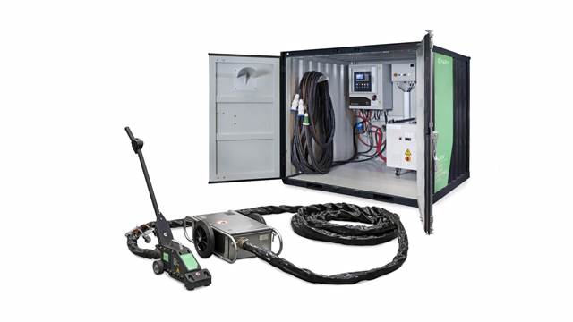 Sistema di raddrizzatura ponti a induzione ENRX Terac con unità di controllo, cavi e utensili di riscaldamento manuali.