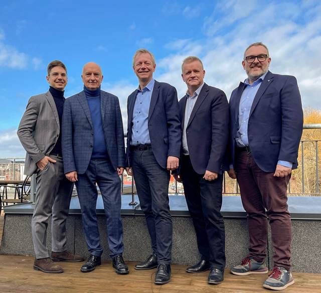 ENRX and RM Sistemi teams meeting to discuss inductive charging solutions for sustainable transport