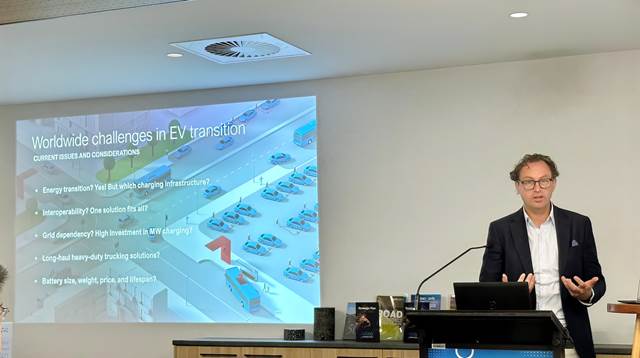 Richard van den Dool presenting challenges and solutions for sustainable transport and EV charging infrastructure