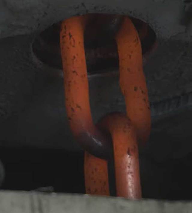 Glowing chains being hardened at Nøsted &